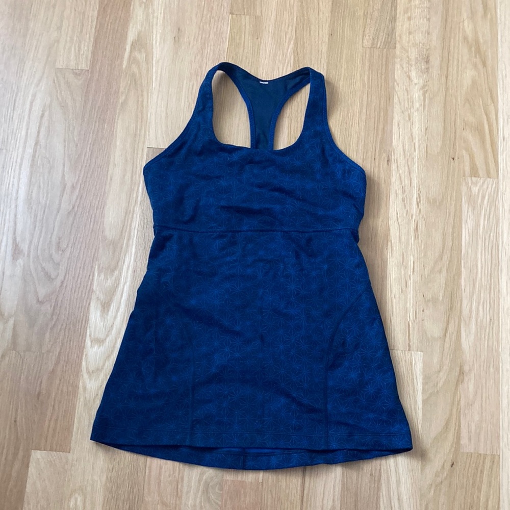 Lululemon tank with built in bra
